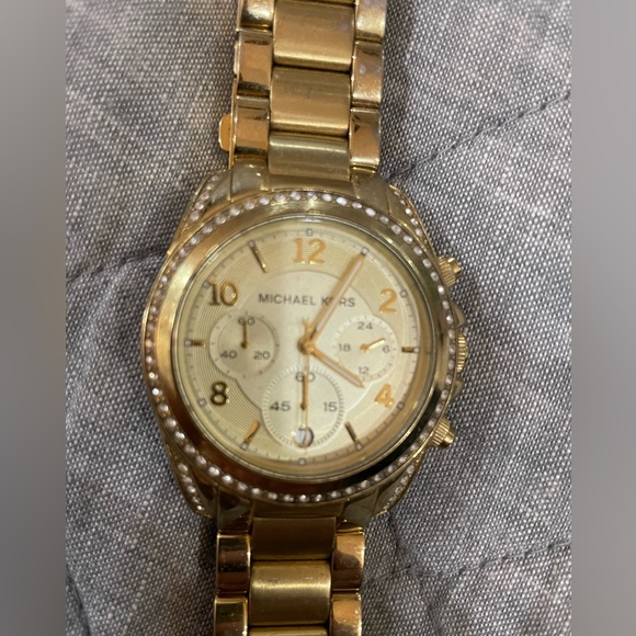 Michael Kors Chronograph Gold and Pave watch - Picture 7 of 7